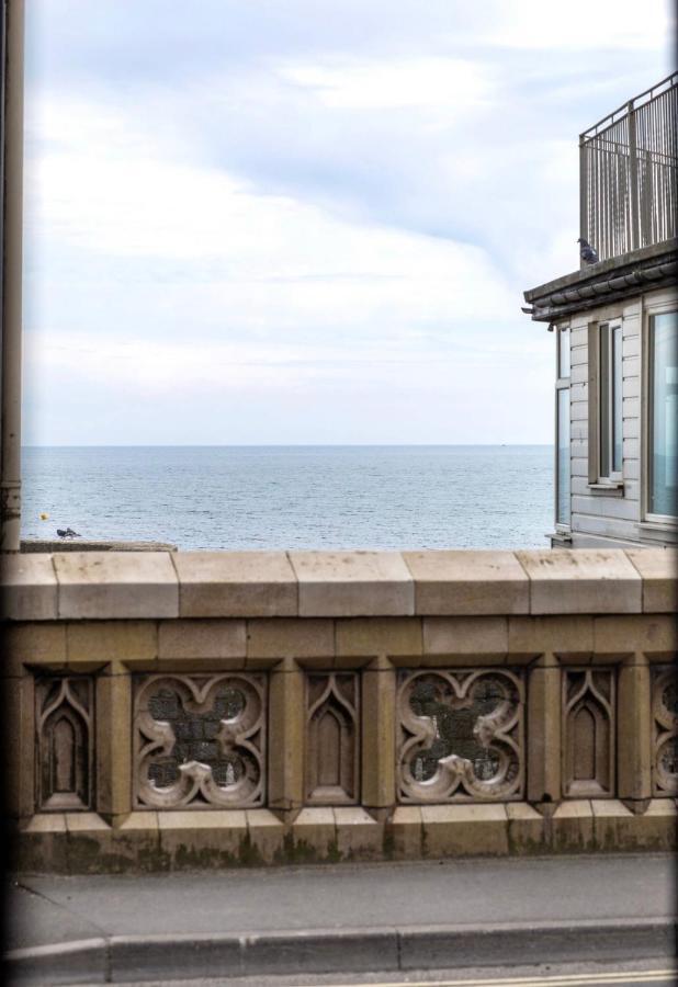 Ammonite Luxury Beachfront Apartment Lyme Regis Exteriér fotografie